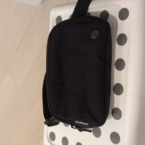 Black Lululemon Everywhere Belt Bag Mini *Ripstop